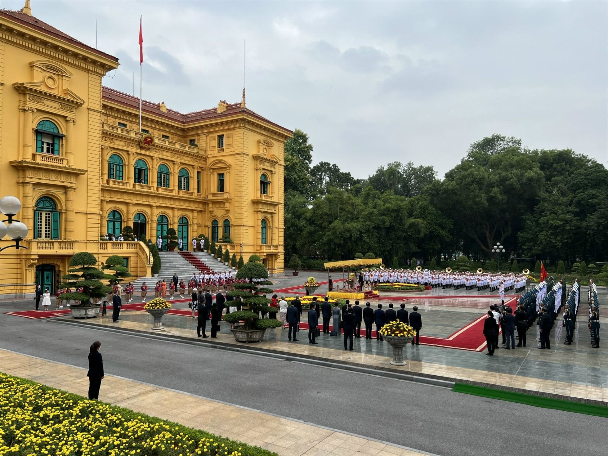 Lễ đón Thủ tướng New Zealand được tổ chức trọng thể theo nghi thức dành cho người đứng đầu Chính phủ thăm chính thức Việt Nam. Ảnh: Hải Nguyễn