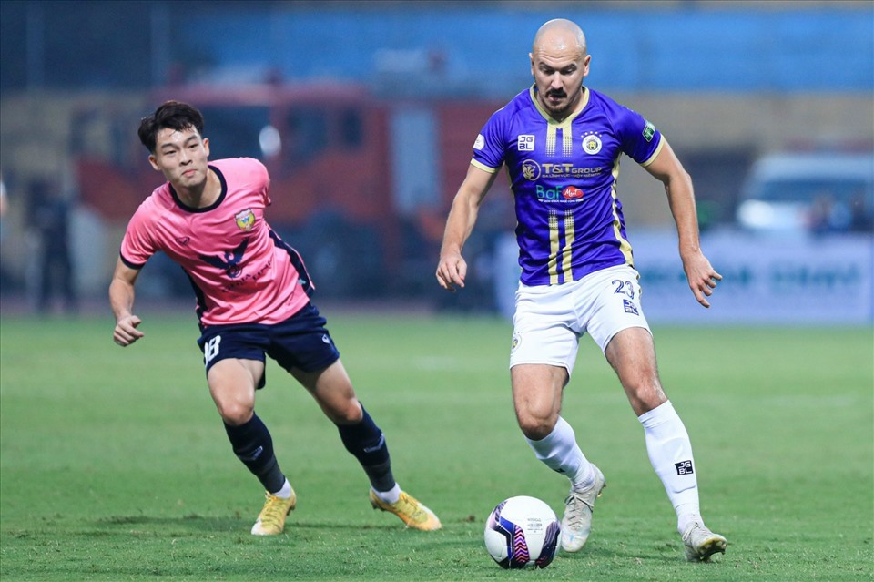 Câu lạc bộ Hà Tĩnh đặt quyết tâm cao tại trận đấu với Thanh Hóa ở vòng đấu cuối để trụ hạng tại V.League 2022. Ảnh: Minh Dân