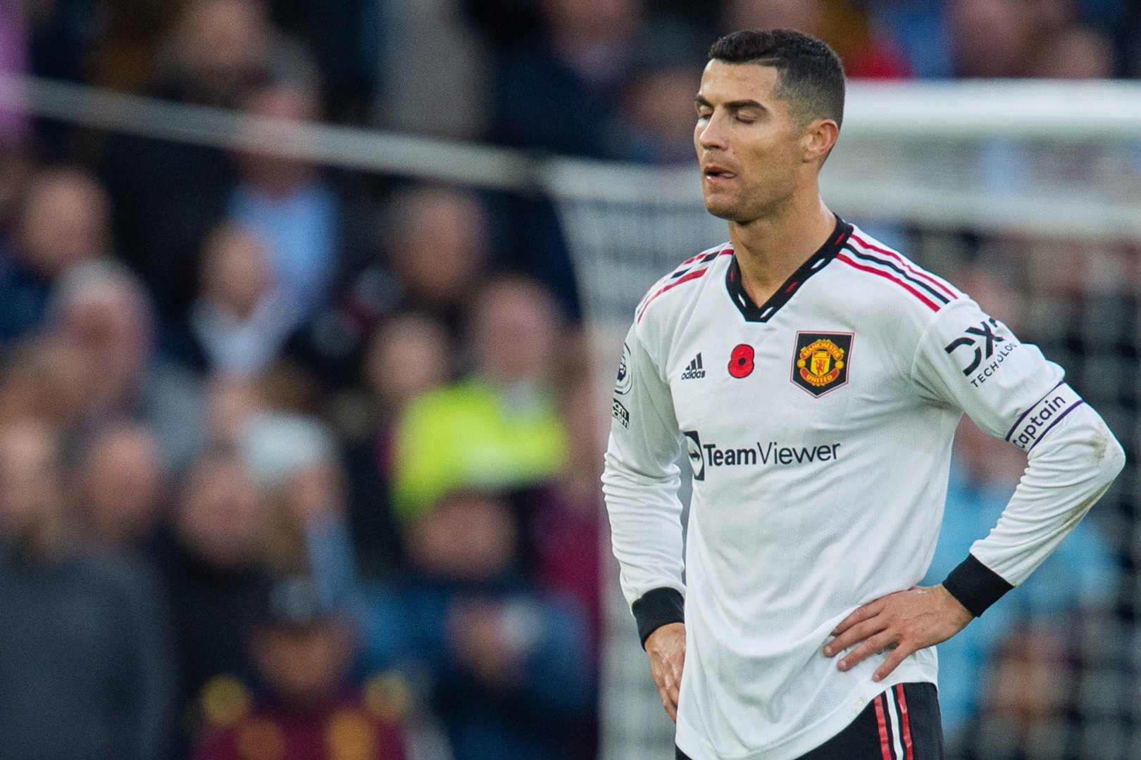 Lần cuối đeo băng đội trưởng M.U của Ronaldo. Ảnh: AFP