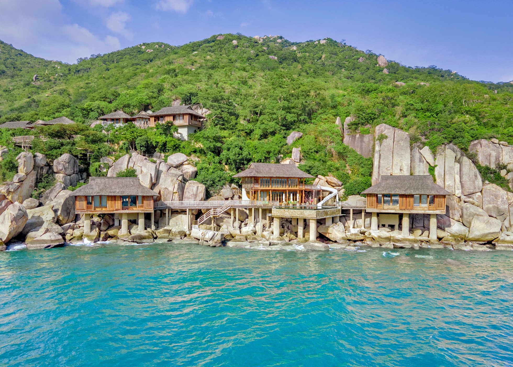 Vị thế tựa núi hướng biển, tuyệt đối riêng tư tại Six Senses. Ảnh: