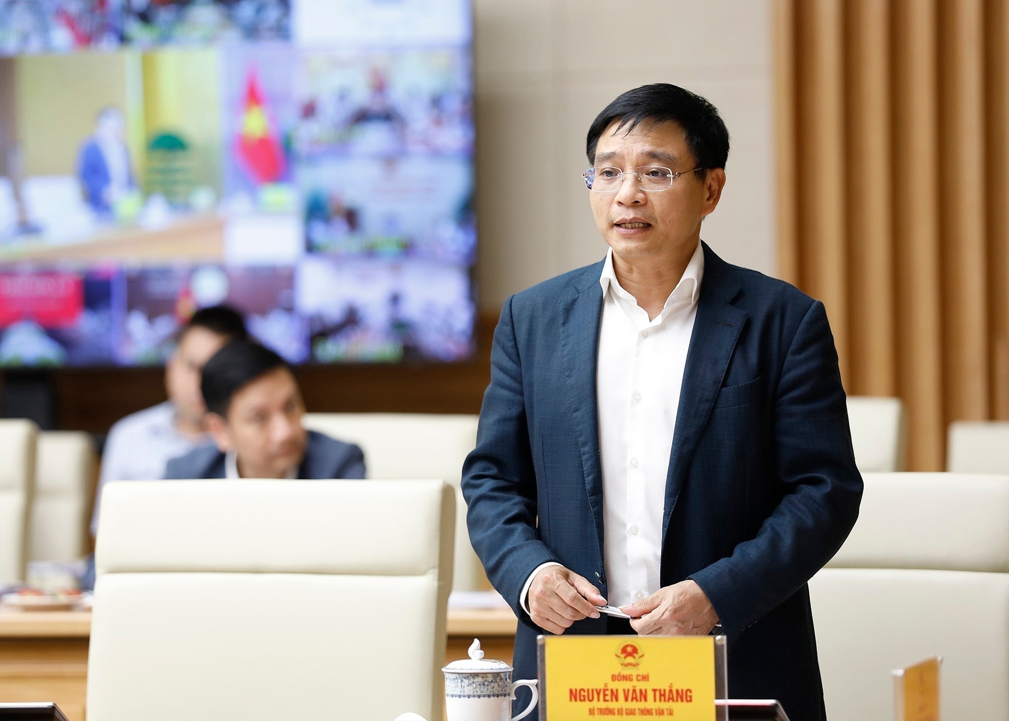 Bộ trưởng Bộ GTVT Nguyễn Văn Thắng phát biểu tại phiên họp. Ảnh: Dương Giang