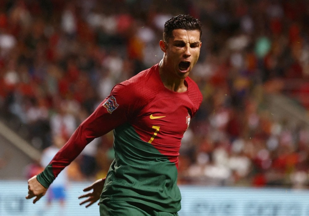 Ronaldo đã không còn giữ được phong độ ở tuổi 37. Ảnh: AFP.