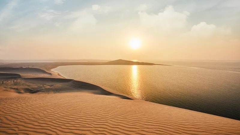 Khawr al Udayd - nơi có biển và sa mạc gặp nhau. Ảnh: Doha Directory