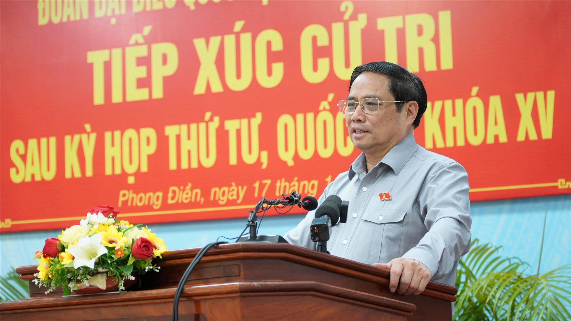 Thủ tướng Chính phủ Phạm Minh Chính phát biểu trả lời ý kiến cử tri. Ảnh: Tạ Quang.