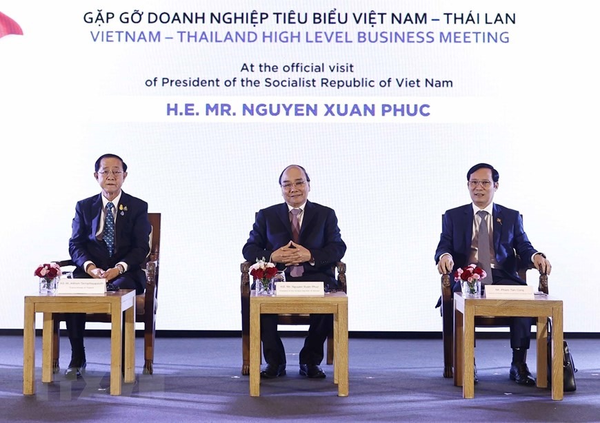 Chủ tịch nước Nguyễn Xuân Phúc gặp gỡ doanh nghiệp tiêu biểu Việt Nam - Thái Lan ngày 17.11. Ảnh: TTXVN