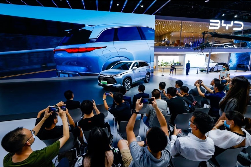 Xe điện của BYD trưng bày tại Triển lãm Ô tô Thành Đô 2022. Ảnh: Tân Hoa Xã