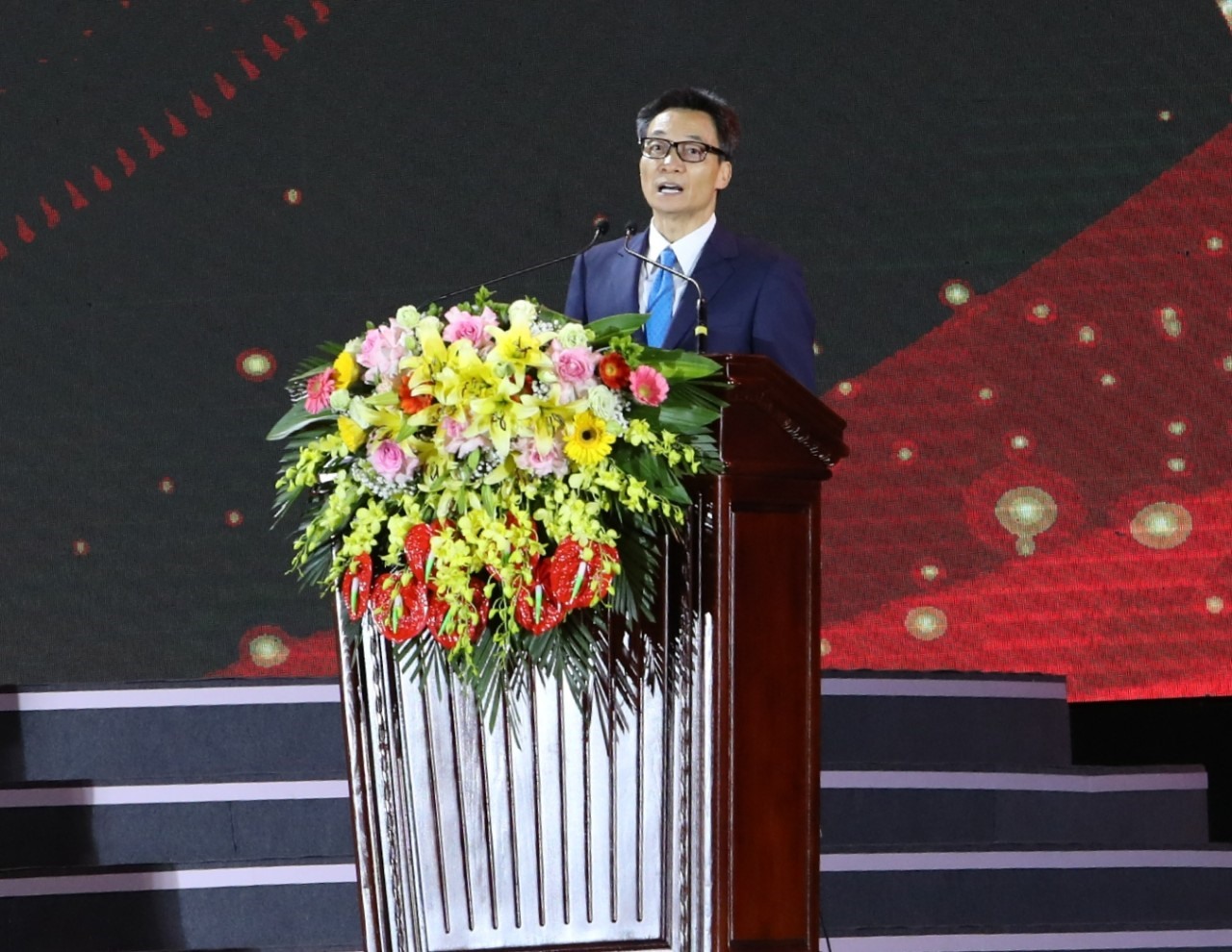 Phó Thủ tướng Chính phủ Vũ Đức Đam phát biểu tại Lễ khai mạc “Festival Ninh Bình 2022 - Tràng An kết nối di sản”. Ảnh: Nguyễn Trường