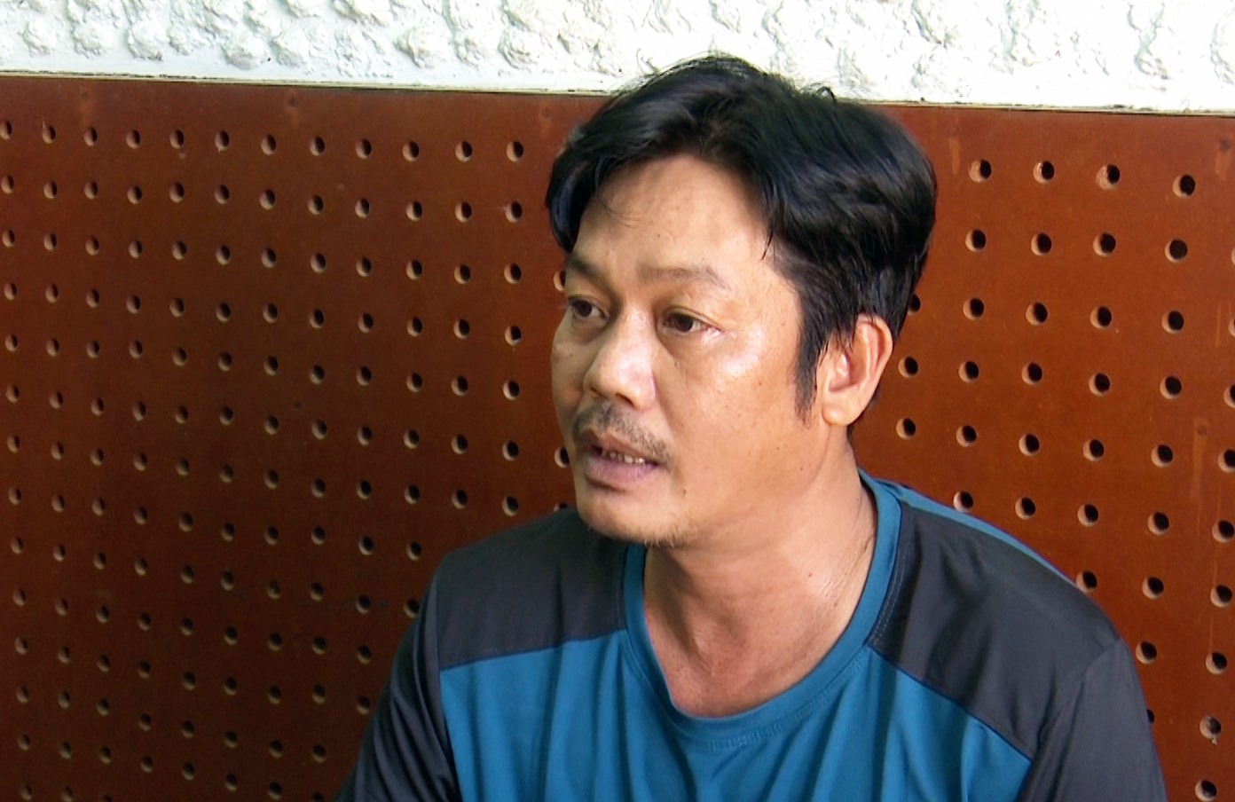Đối tượng Nguyễn Thanh Quang bị khởi tố, bắt tạm giam vì đánh tử vong người cùng đi hành hương. Ảnh: NT