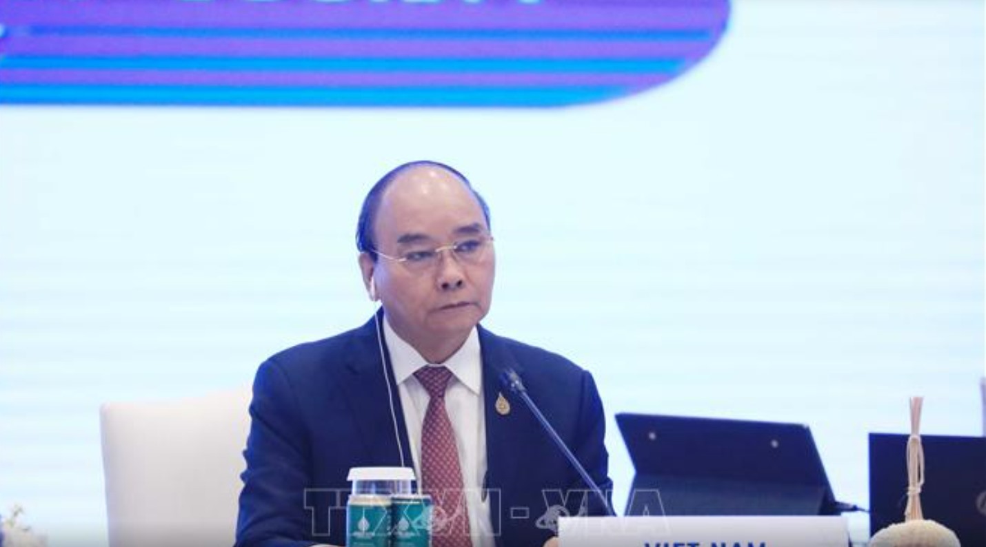Chủ tịch nước Nguyễn Xuân Phúc dự Phiên họp hẹp lần thứ nhất Tuần lễ Cấp cao APEC. Ảnh: TTXVN