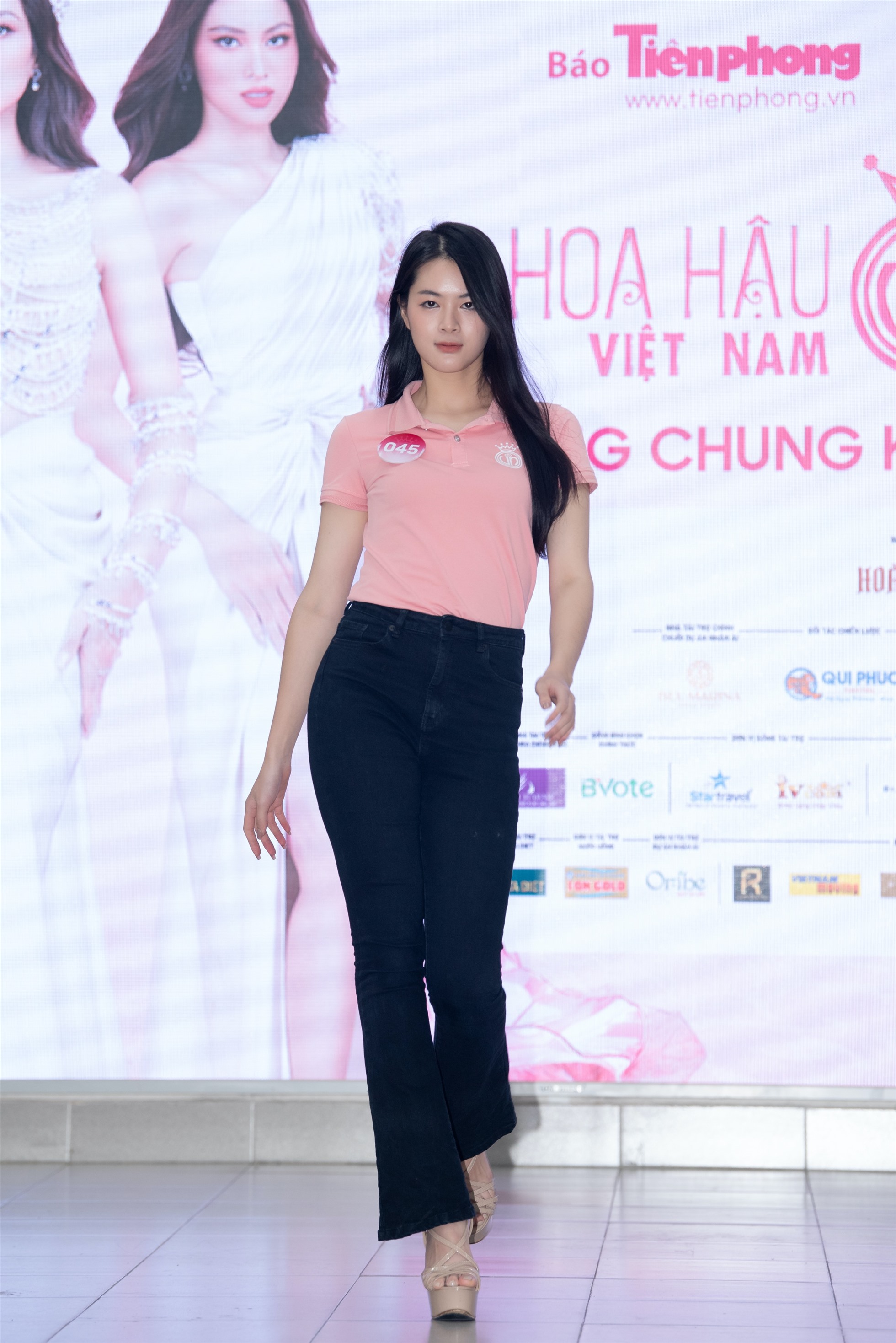 Một số hình ảnh trong buổi traning cho thí sinh Hoa hậu Việt Nam 2022. Ảnh: BTC.
