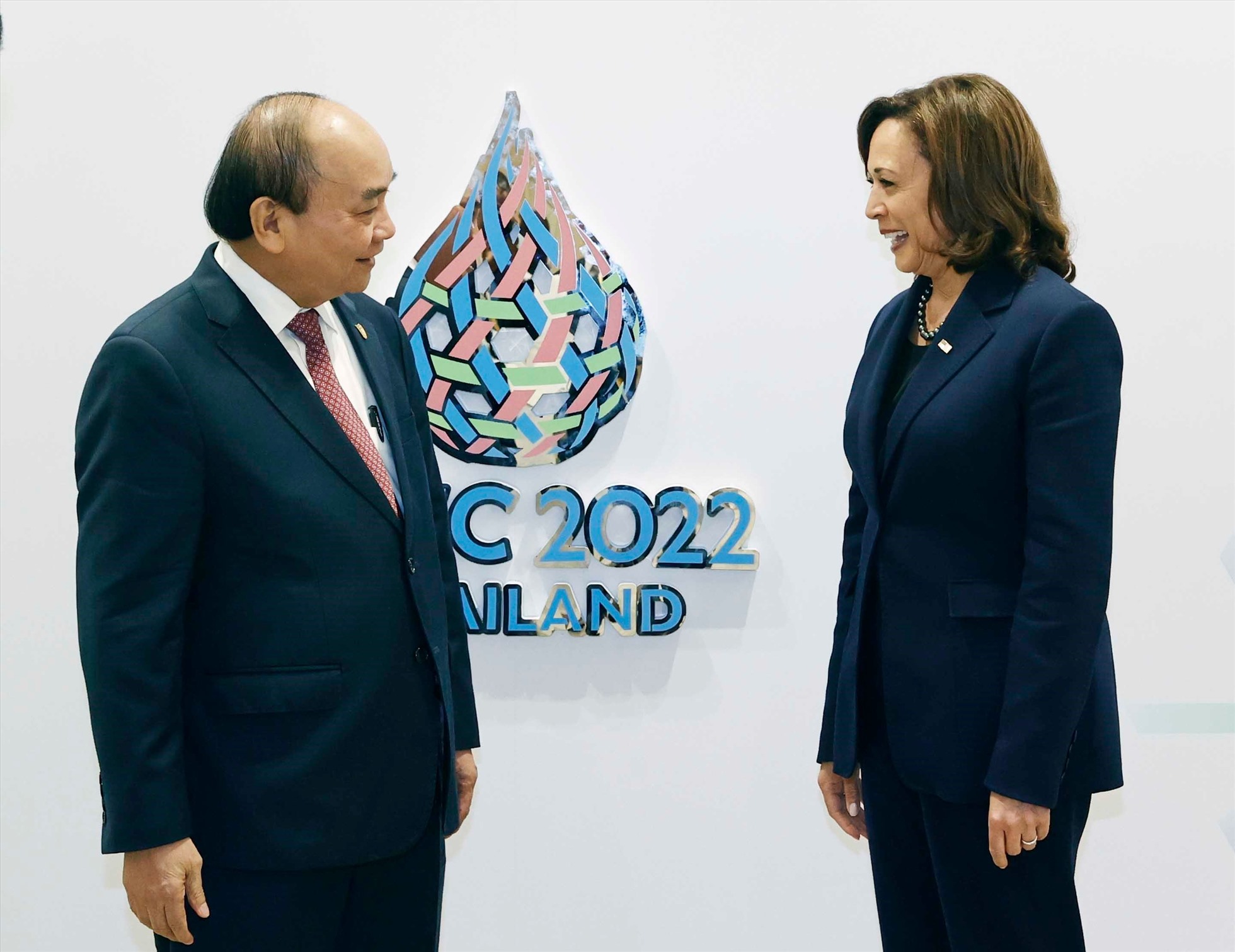 Chủ tịch nước đánh giá cao vai trò của Phó Tổng thống Kamala Harris trong việc thúc đẩy quan hệ Việt - Mỹ. Ảnh: TTXVN