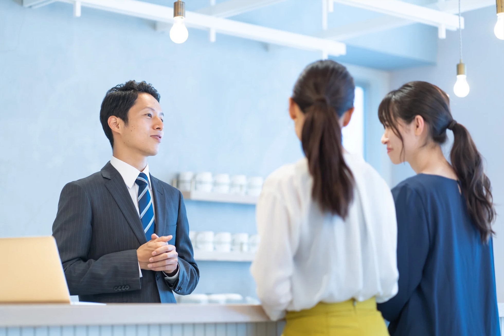 Số lượng người làm việc tại các khách sạn thấp hơn 30% so với mức trước đại dịch. Ảnh: Shutterstock