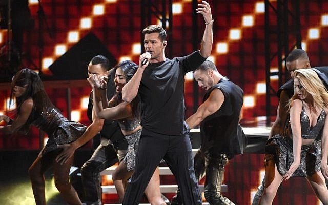 Ricky Martin trình diễn tại Ricky Martin lễ trao giải Latin Grammy Awards lần thứ 16 ở Las Vegas ngày 19.11.2015. Ảnh: Chris Pizzello