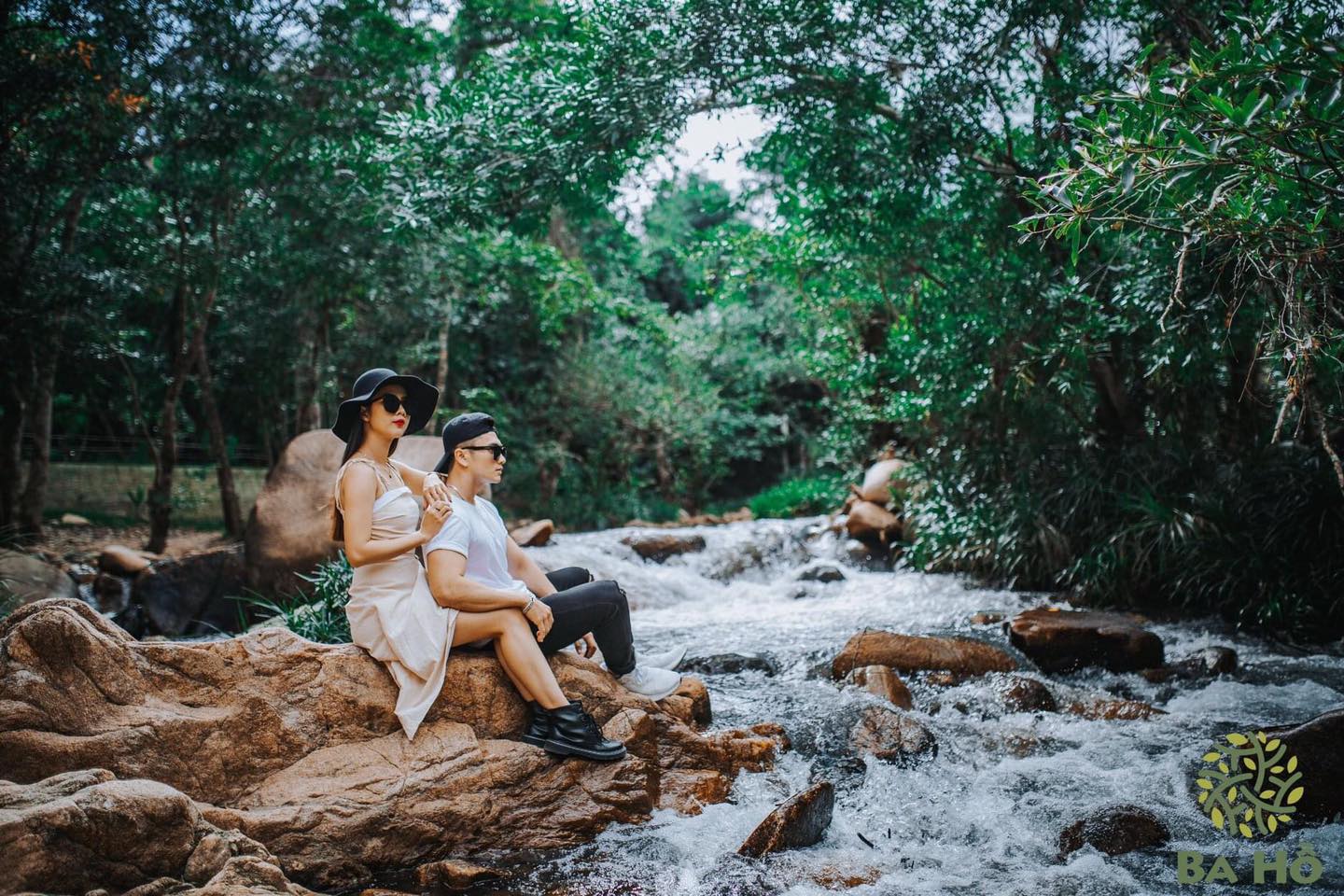 Địa điểm check-in tuyệt đẹp với du khách trong nước và quốc tế Ảnh: Ba Hồ Waterfall Nha Trang