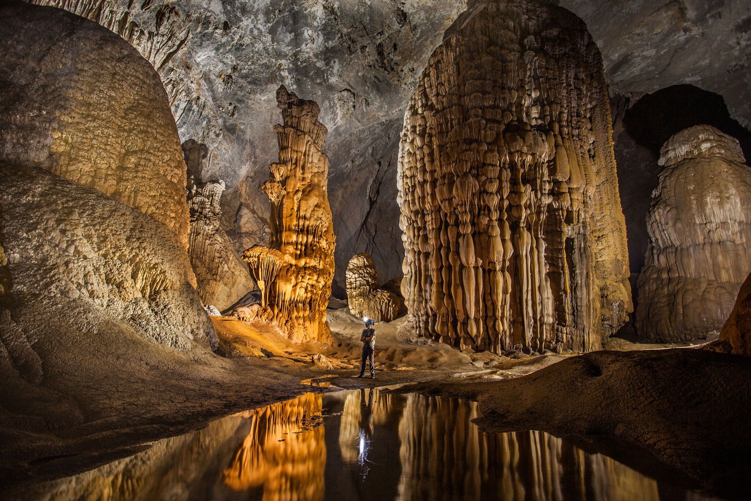 Tour thám hiểm mang lại nhiều trải nghiệm hấp dẫn cho du khách.