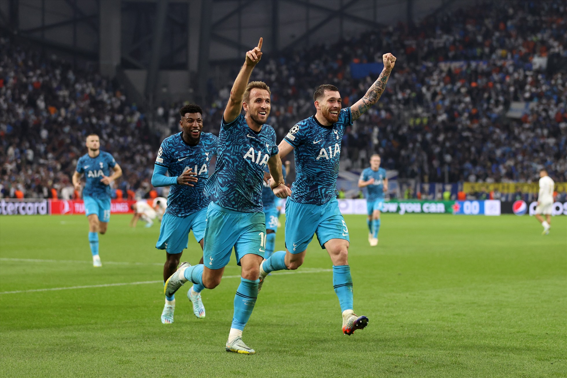 Chiến thắng nghẹt thở với Tottenham. Ảnh: AFP