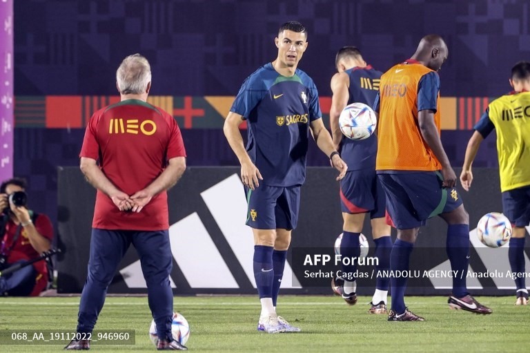 Ronaldo tập luyện cùng Bồ Đào Nha buổi đầu tiên ở Qatar. Ảnh: AFP.