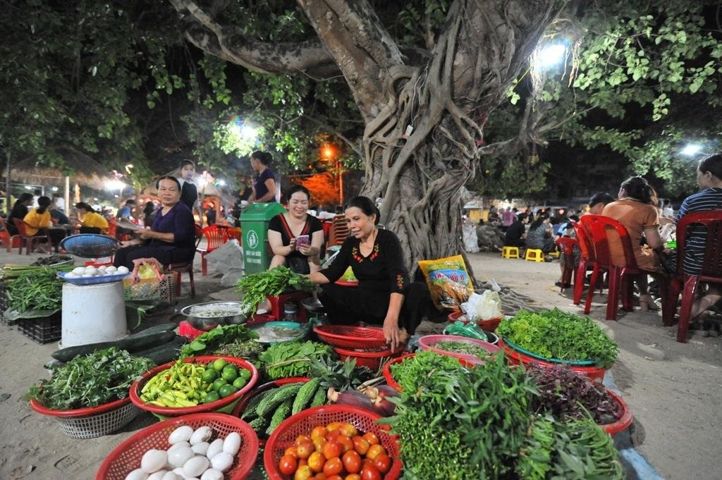 Chợ đêm "Cầu ngói Thanh Toàn" 