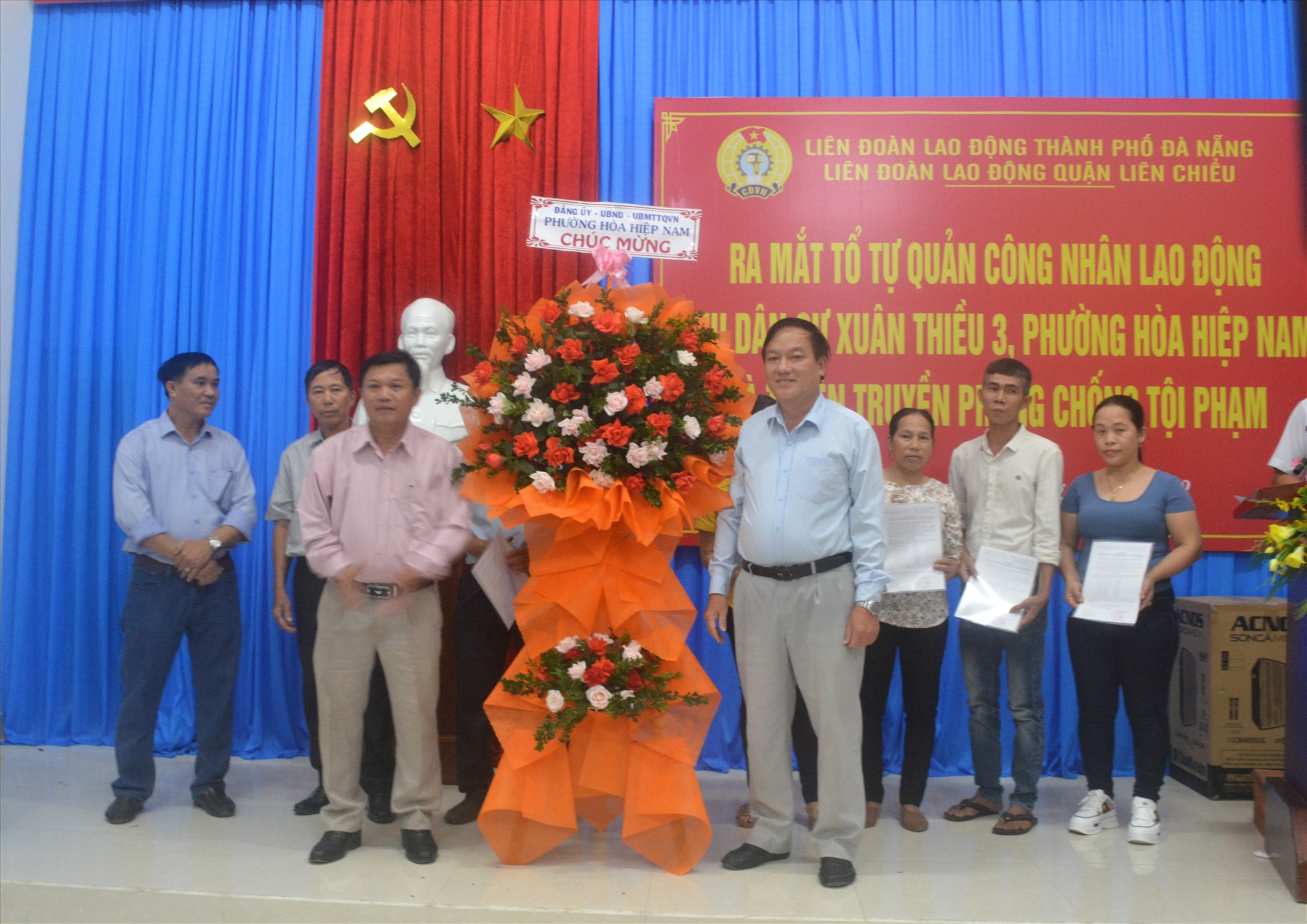 Thêm một Tổ công nhân tự quản ở quận Liên Chiểu, thành phố Đà Nẵng được thành lập. Ảnh: Phương Anh