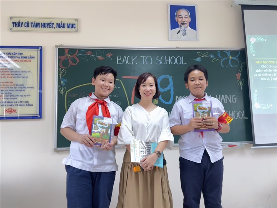 Cô Thuý Hằng tổ chức nhiều hoạt động ngoại khoá giúp học sinh có điều kiện phát triển cả về học tập và tinh thần