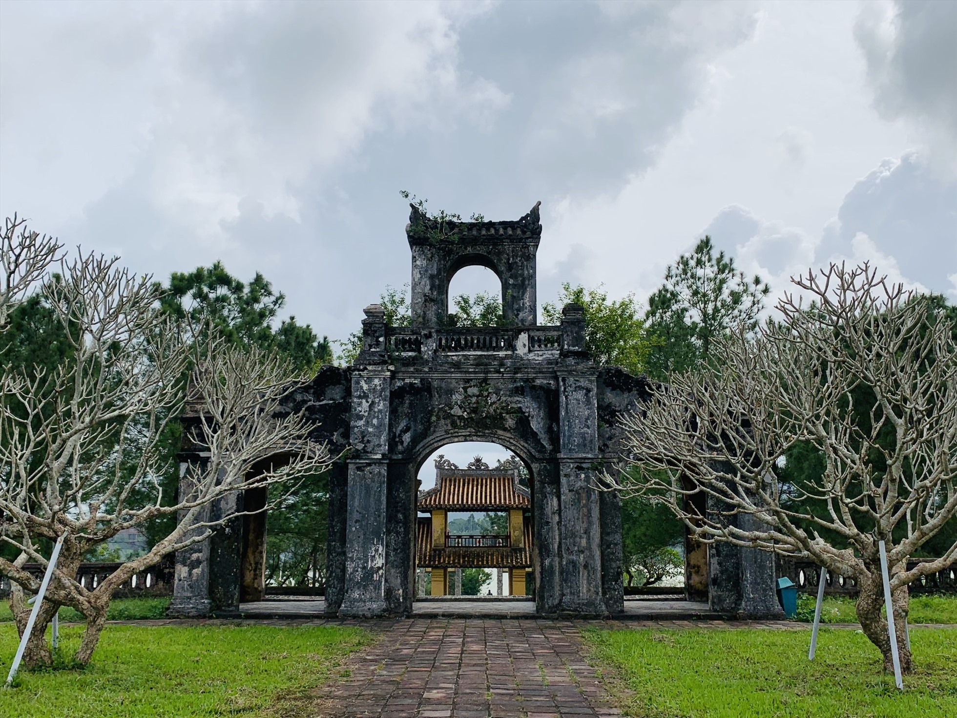 Di tích Văn Miếu Huế hiện bị hư hại, xuống cấp dù đã trải qua 4 lần trùng tu, tôn tạo...