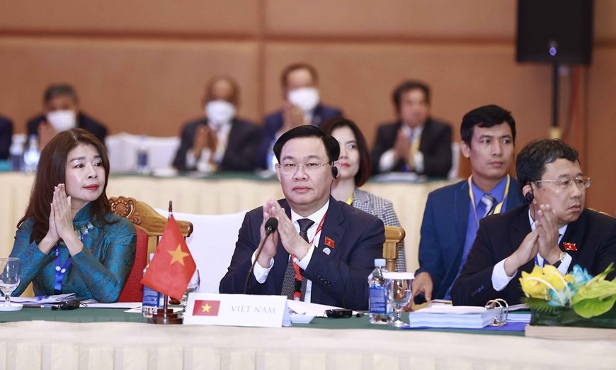 Chủ tịch Quốc hội Vương Đình Huệ dự phiên họp Ban Chấp hành Đại Hội đồng AIPA-43 tối 20.11. Ảnh: TTXVN