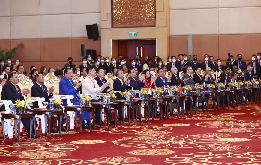 Chủ tịch Quốc hội Vương Đình Huệ và các đại biểu dự lễ khai mạc. Ảnh: TTXVN