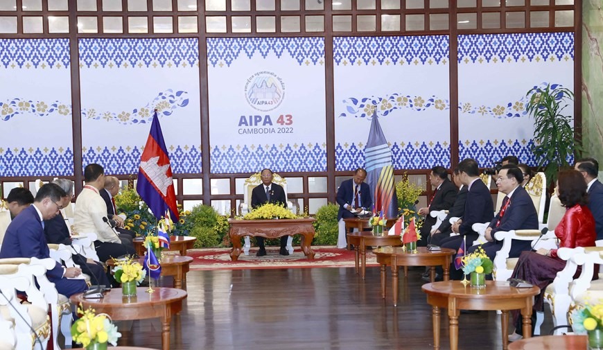 Quang cảnh cuộc chào xã giao Chủ tịch AIPA-43 Samdech Heng Samrim. Ảnh: TTXVN