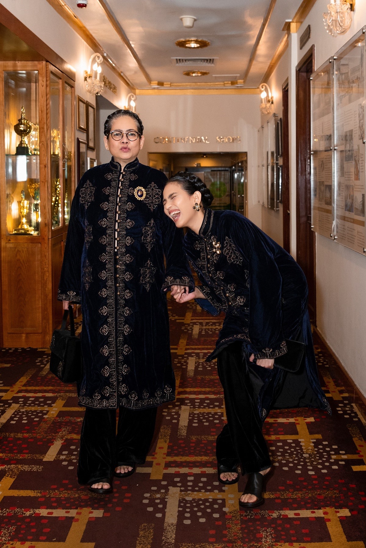Ngoài ra, Trương Thị May và mẹ còn diện đồ đôi, tăng thêm phần ấn tượng.