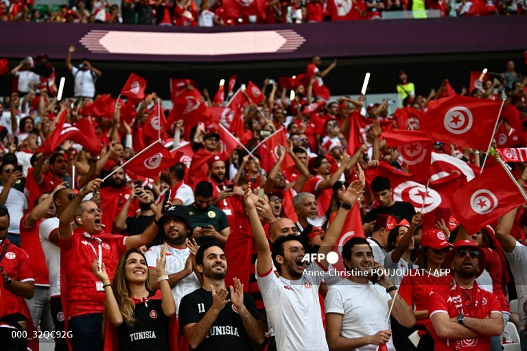 Rất đông cổ động viên Tunisia đã đến sân hôm nay. Ảnh: AFP