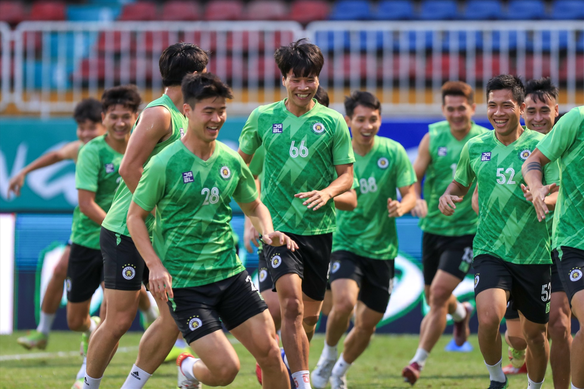 Sự đồng đều trong đội hình giúp đội khách Hà Nội không quá lo lắng khi đội trưởng Văn Quyết chấn thương.