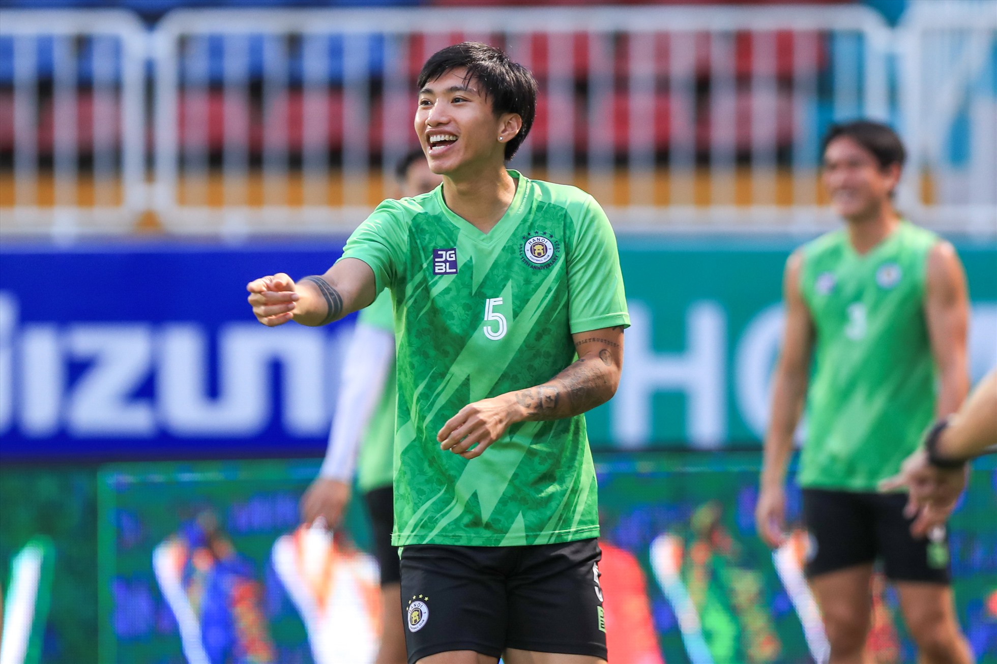 Ngoài ra, hậu vệ Đoàn Văn Hậu cũng có thể trở lại đội hình xuất phát của Hà Nội sau 2 trận đấu vắng mặt.