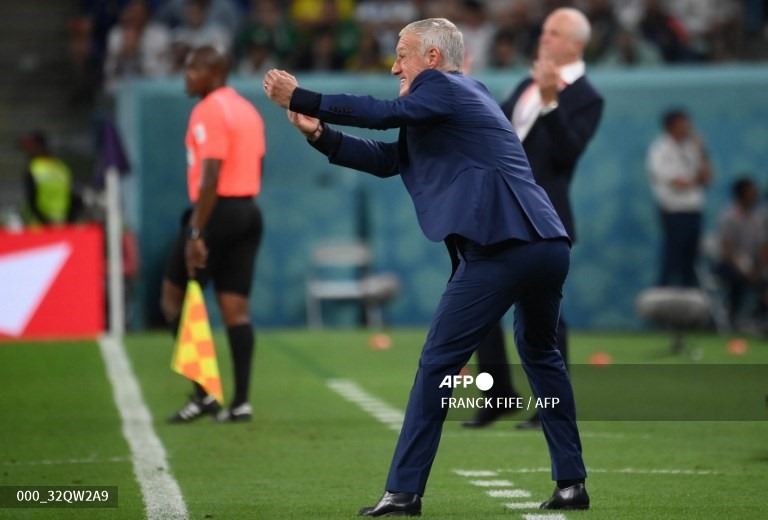 Huấn luyện viên Didier Deschamps chưa có thay đổi nhân sự sau giờ nghỉ. Ảnh: AFP