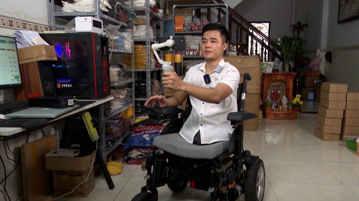 Tô Đình Khánh bị mất hai chân sau khi trải qua biến cố năm anh 25 tuổi