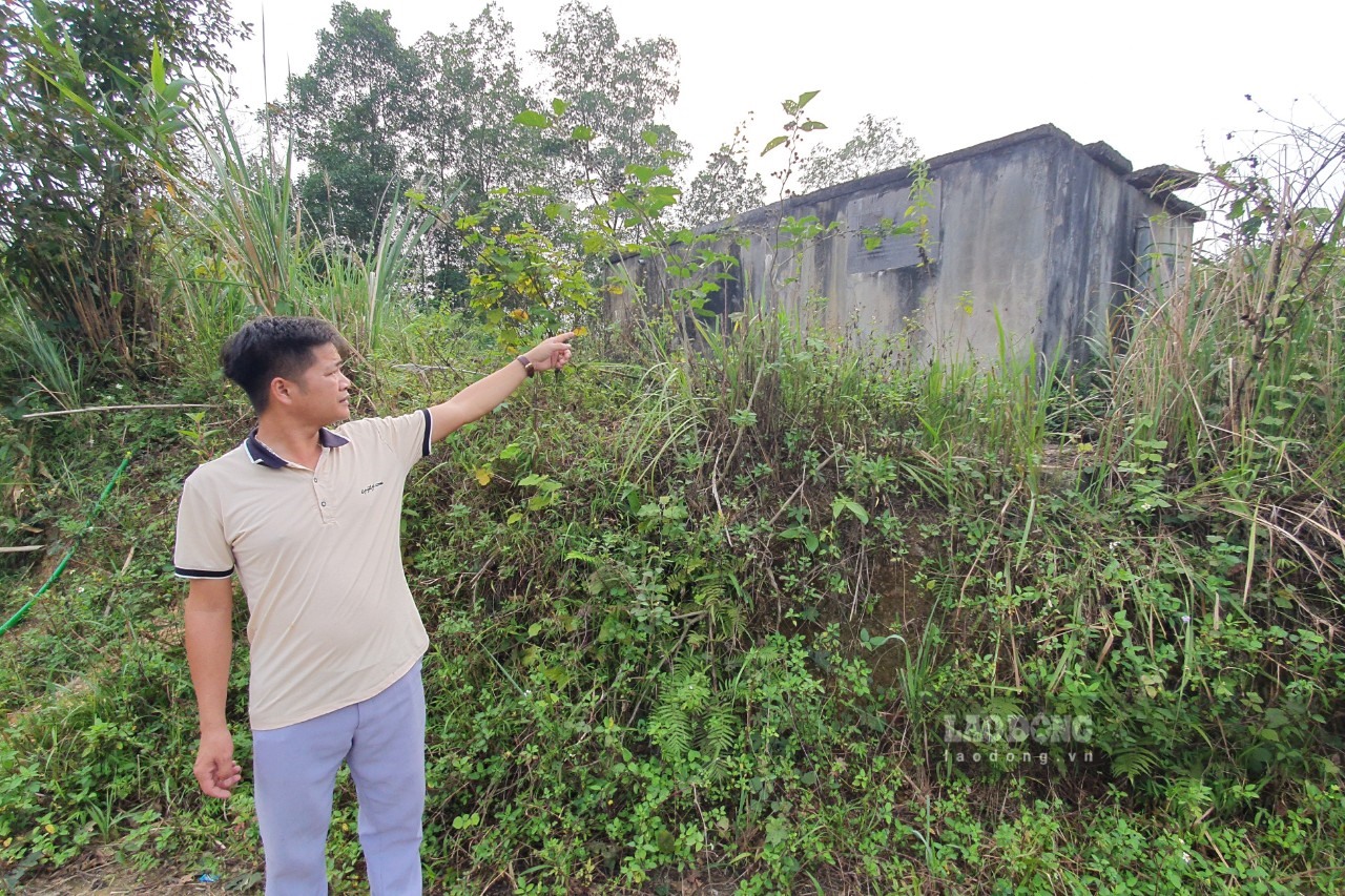 Công trình cấp nước sinh hoạt hợp vệ sinh tại dự án Childfund ở xóm Thiều Nau nay đã xuống cấp trầm trọng.