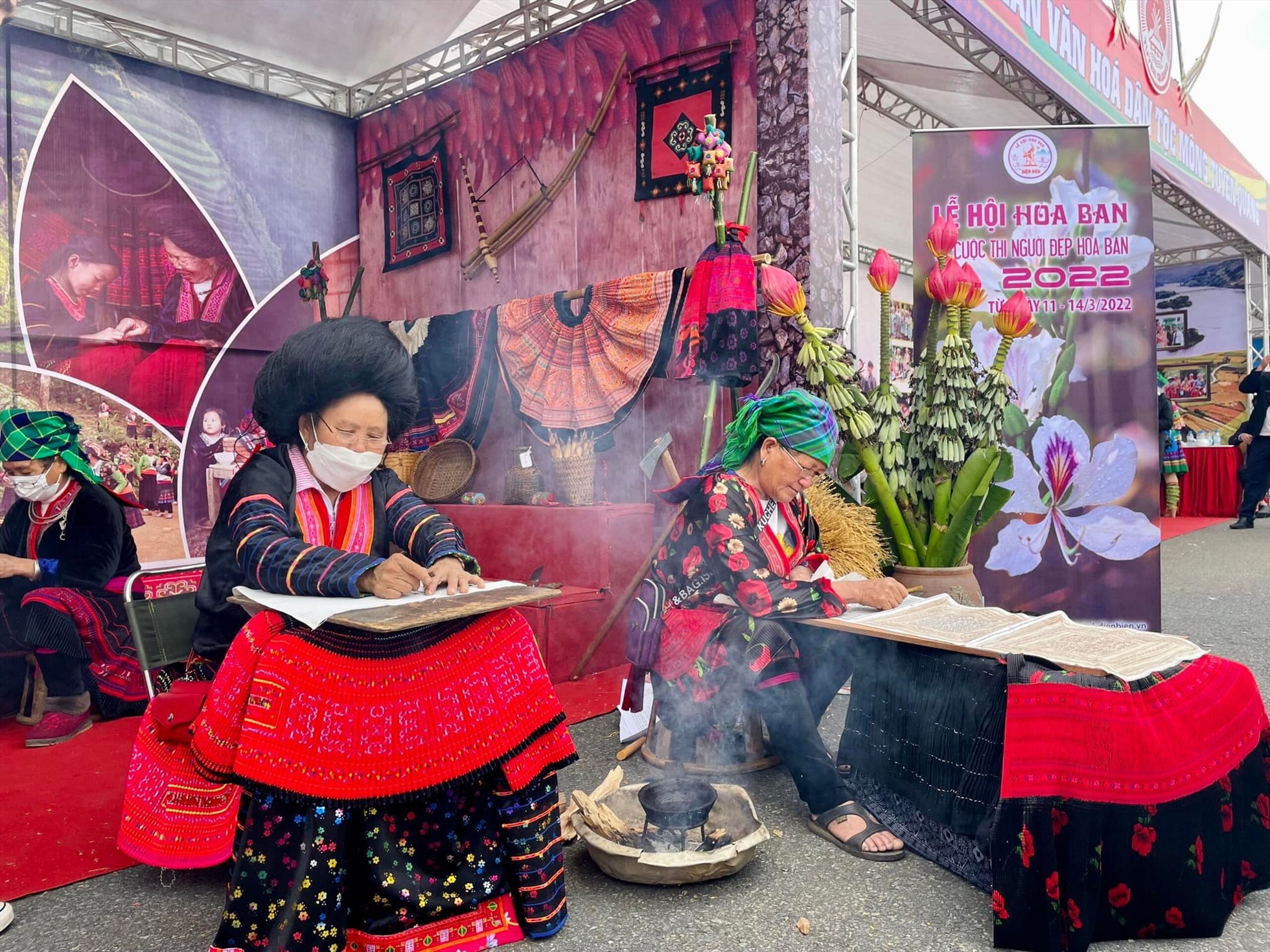 Trải nghiệm không gian văn hóa của đồng bào dân tộc ở Điện Biên. Ảnh: Fanpage Lễ hội Hoa Ban Điện Biên