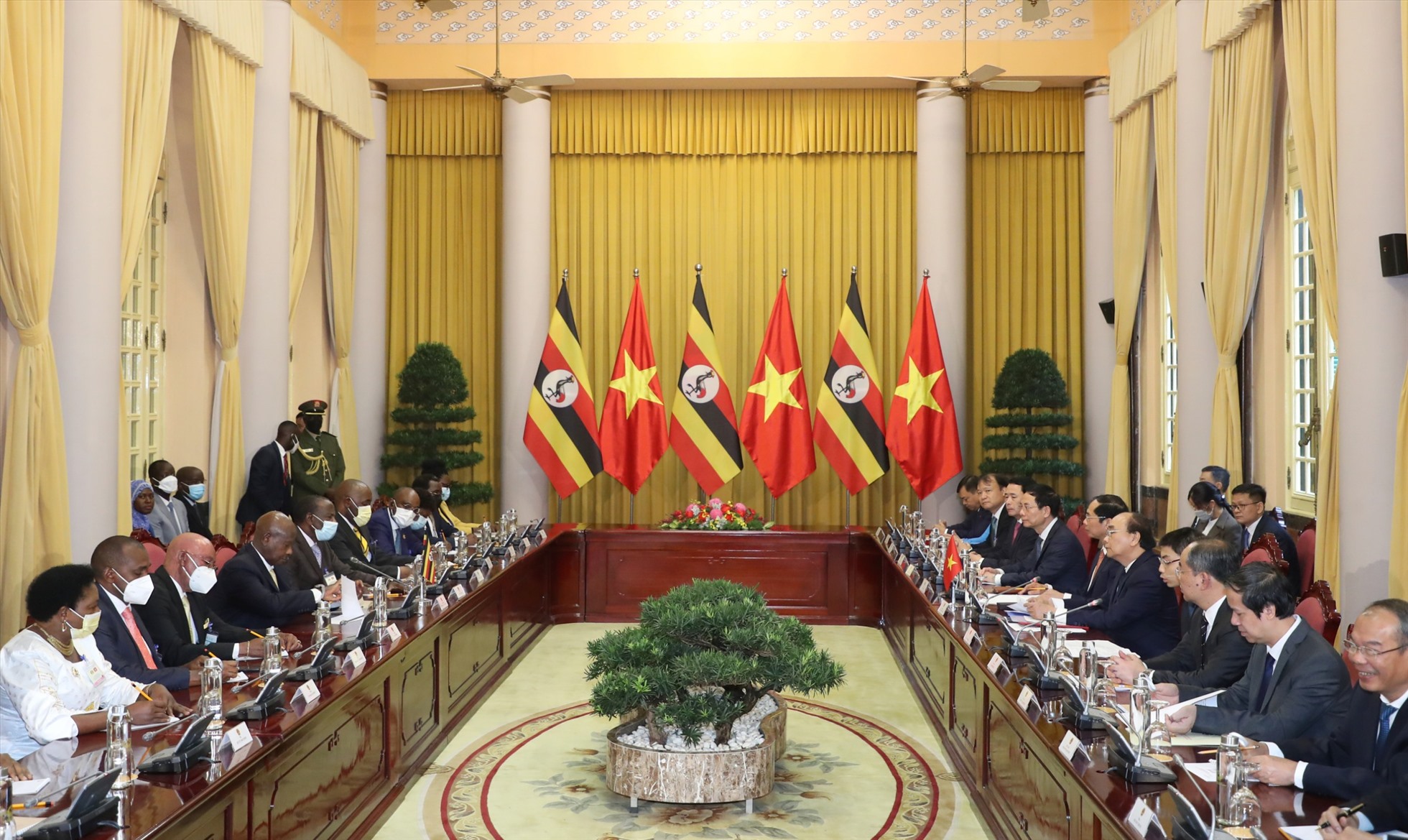 Chuyến thăm cấp nguyên thủ đầu tiên giữa hai nước sẽ là điểm nhấn quan trọng trong quan hệ song phương Việt Nam-Uganda; mở ra nhiều không gian hợp tác trên các lĩnh vực giữa hai quốc gia Á-Phi trong tương lai. Ảnh: Hải Nguyễn