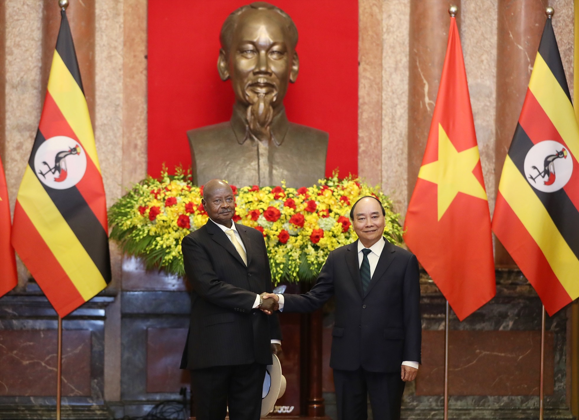 Đây là hoạt động trao đổi đoàn cấp nguyên thủ đầu tiên giữa Việt Nam và Uganda. Ảnh: Hải Nguyễn