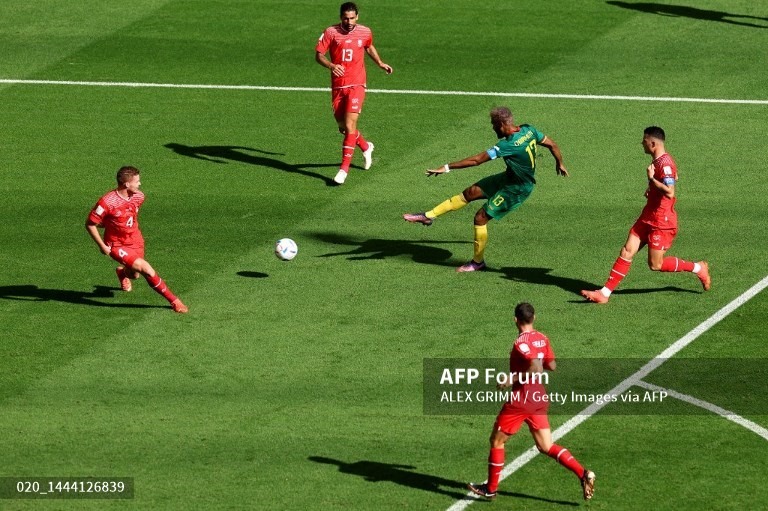 Cameroon chơi tốt hơn trong nửa sau của hiệp 1. Ảnh: AFP