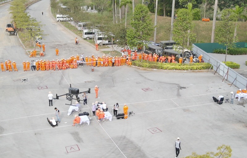 Các thí sinh thực hiện bài kiểm tra cuối khoá đào tạo. Ảnh: EVNNPT