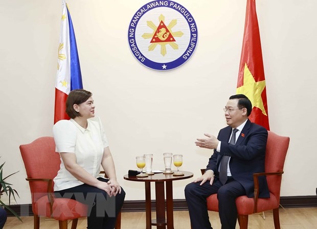 Chủ tịch Quốc hội Vương Đình Huệ hội kiến Phó Tổng thống Philippines Sara Duterte. Ảnh: TTXVN