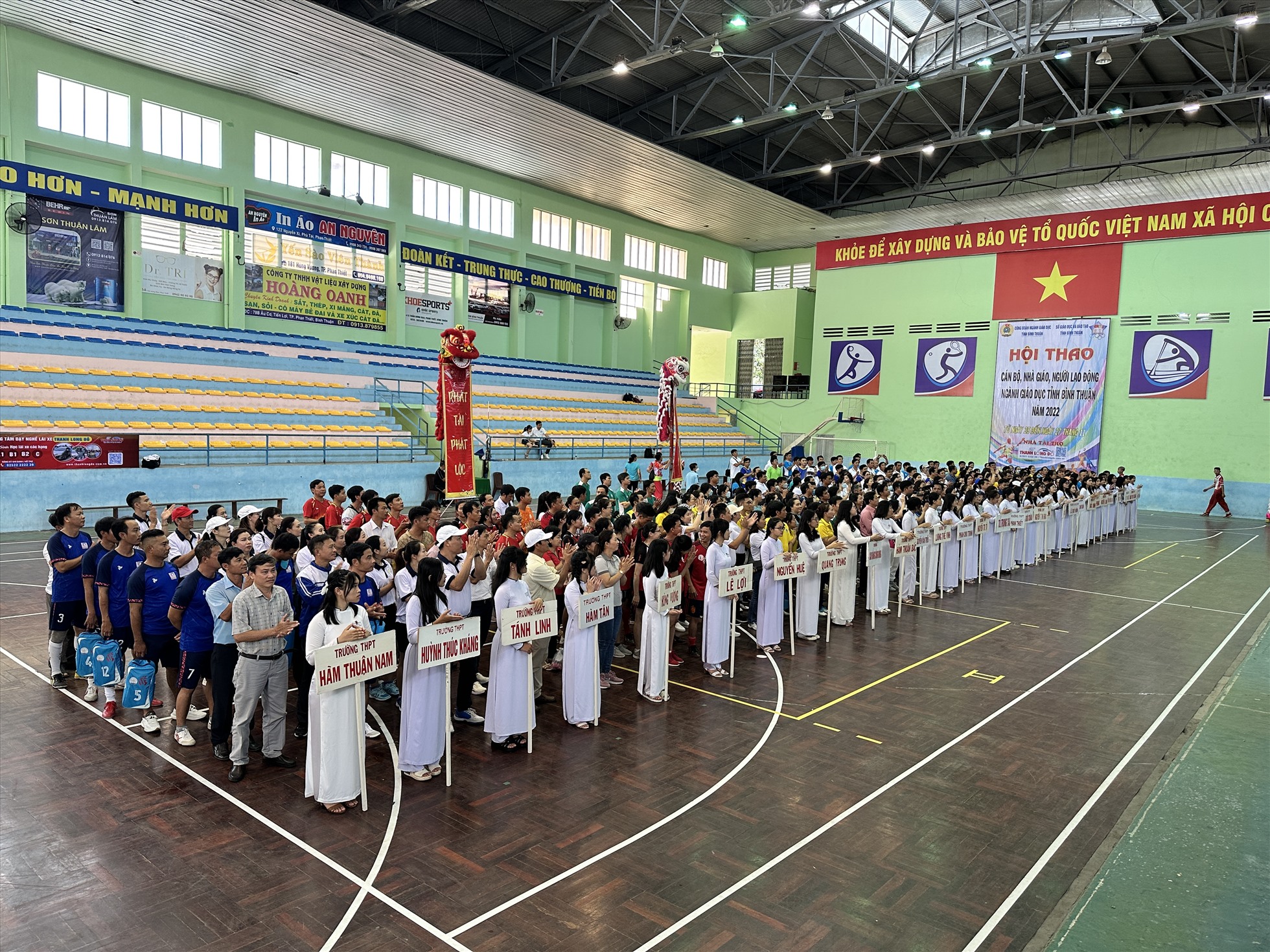 Lễ khai mạc Hội thao cán bộ, nhà giáo, người lao động ngành giáo dục tỉnh Bình Thuận năm 2022. Ảnh: Duy Tuấn