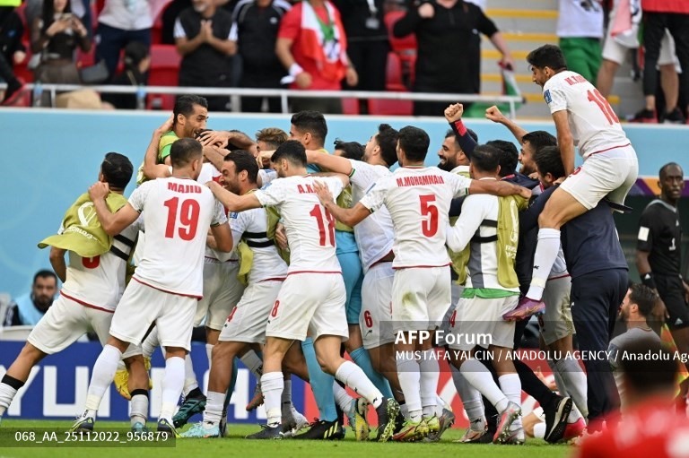Tuyển Iran mở ra hy vọng giành vé vào vòng 1/8. Ảnh: AFP