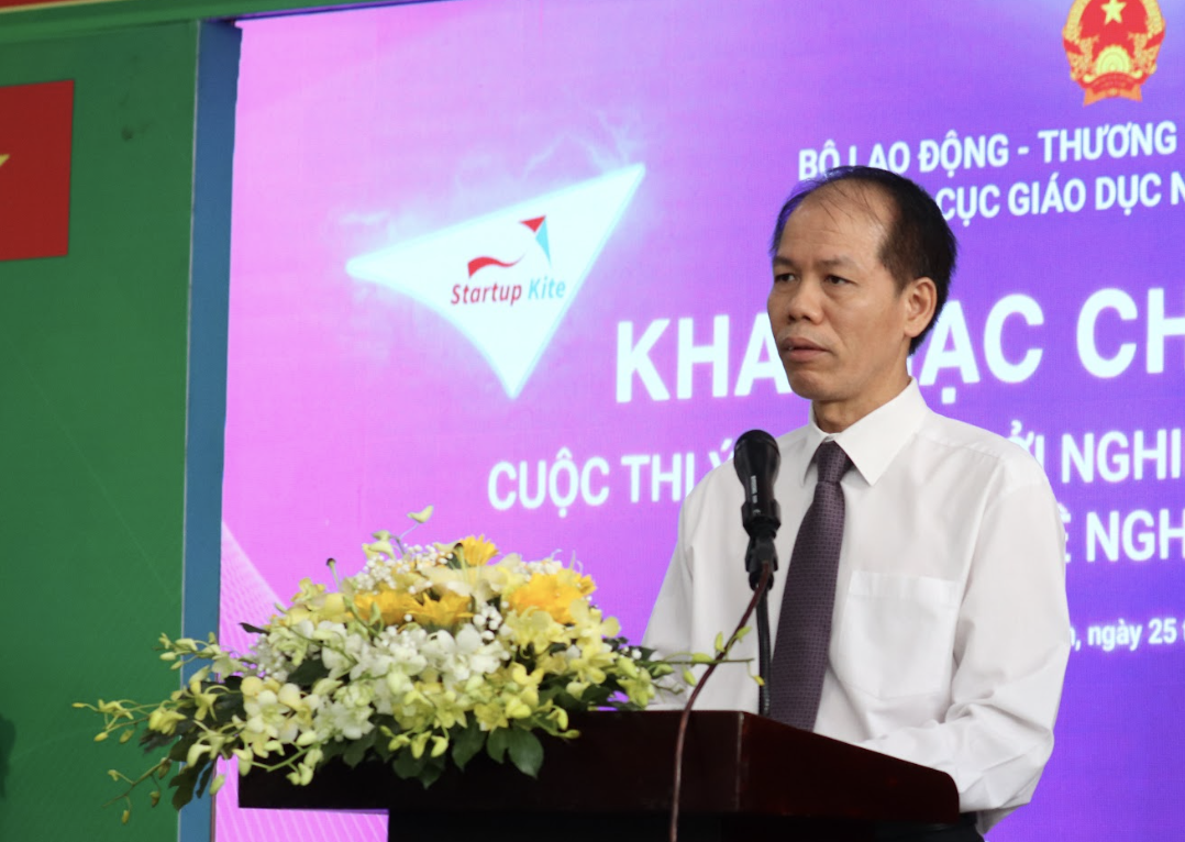 Ông Đỗ Năng Khánh - Phó Tổng cục trưởng Tổng cục Giáo dục nghề nghiệp phát biểu tại lễ