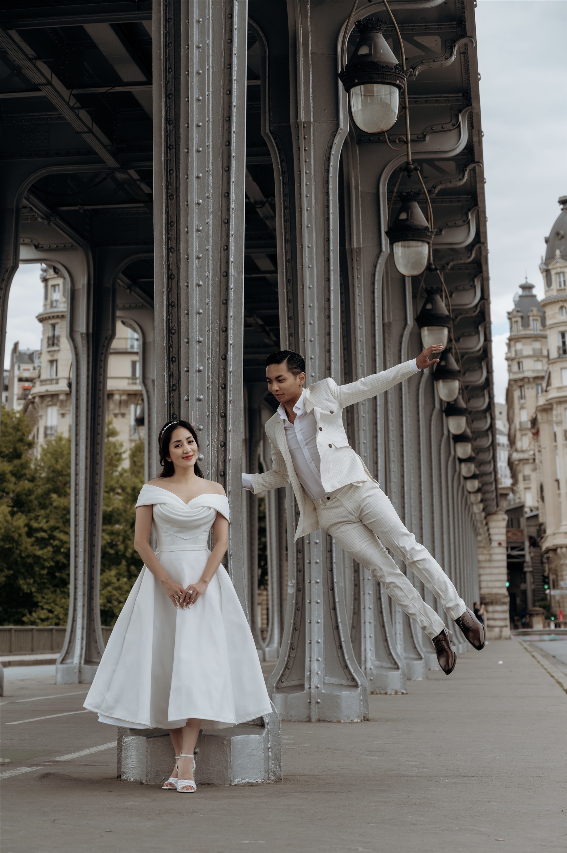 Cả hai từng là cô trò với nhau. Tuy nhiên, sau đó họ phát sinh tình cảm và hiện tại đã về sống chung được nhiều năm.