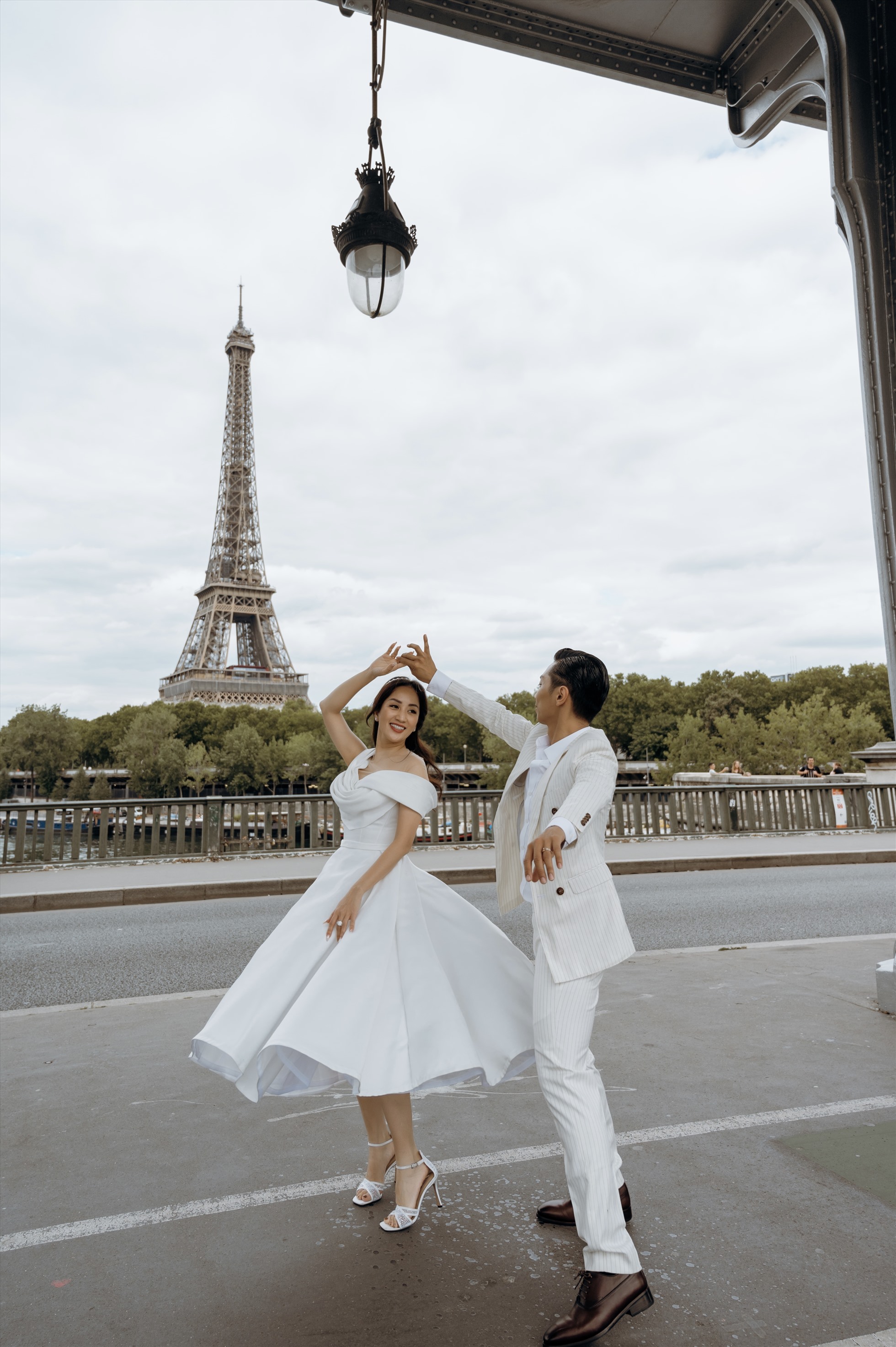 Phan Hiển và Khánh Thi là cặp đôi đẹp trong showbiz.