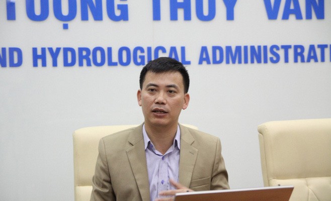 Ông Nguyễn Văn Hưởng khuyến cáo cần chú ý thông tin về đợt rét đậm rét hại đầu tháng 12. Ảnh: Hoàng Linh/Trung tâm Dự báo Khí tượng Thuỷ văn Quốc gia.