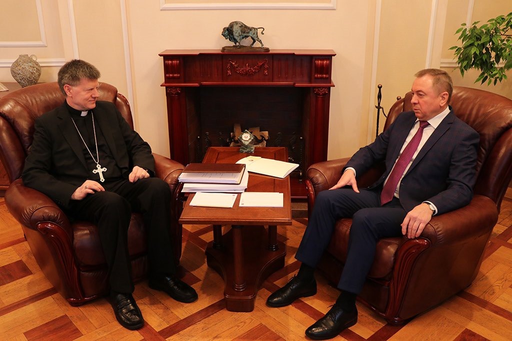 Ngoại trưởng gặp Đại sứ Vatican. Ảnh: Bộ Ngoại giao Belarus