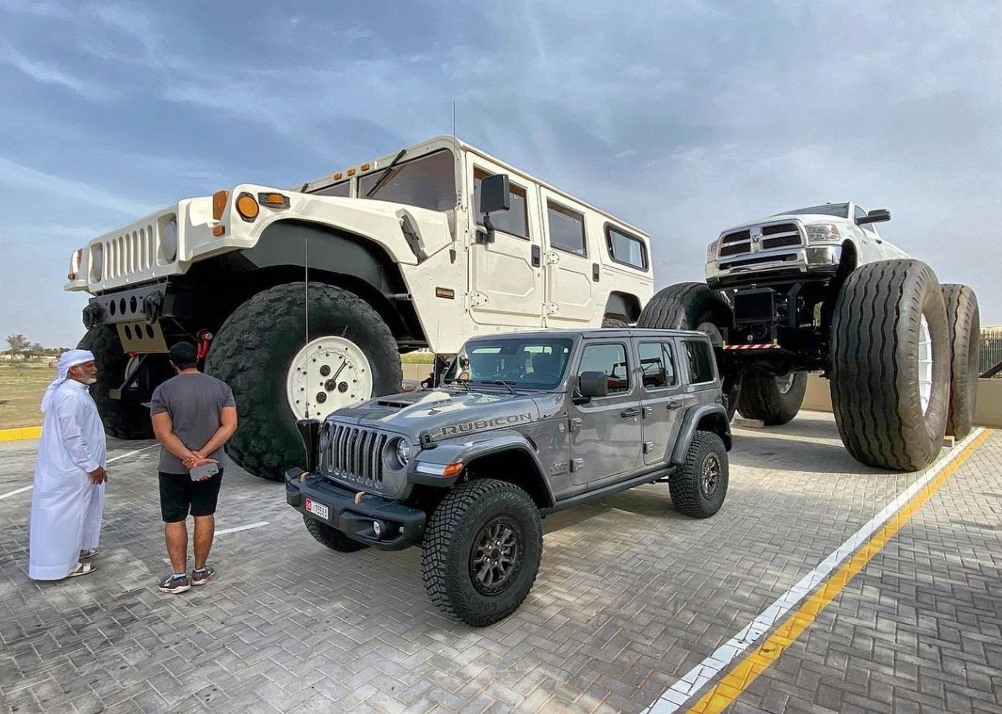 Sheikh Hamad bị ám ảnh bởi những chiếc xe khổng lồ. Ảnh: Instagram Sheikh Hamad