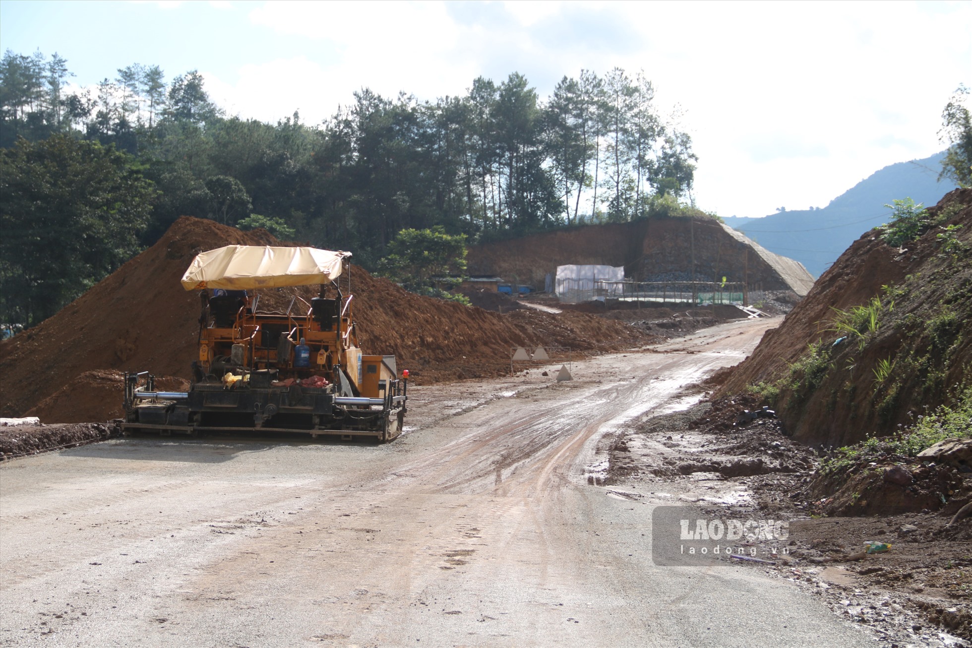 Tuyến đường tránh được kỳ vọng góp phần giảm ùn tắc và bảo đảm trật tự an toàn giao thông khu vực trung tâm TP Sơn La.